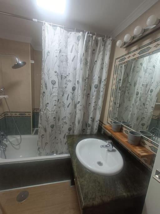 Apartamento Familiar Малага Экстерьер фото